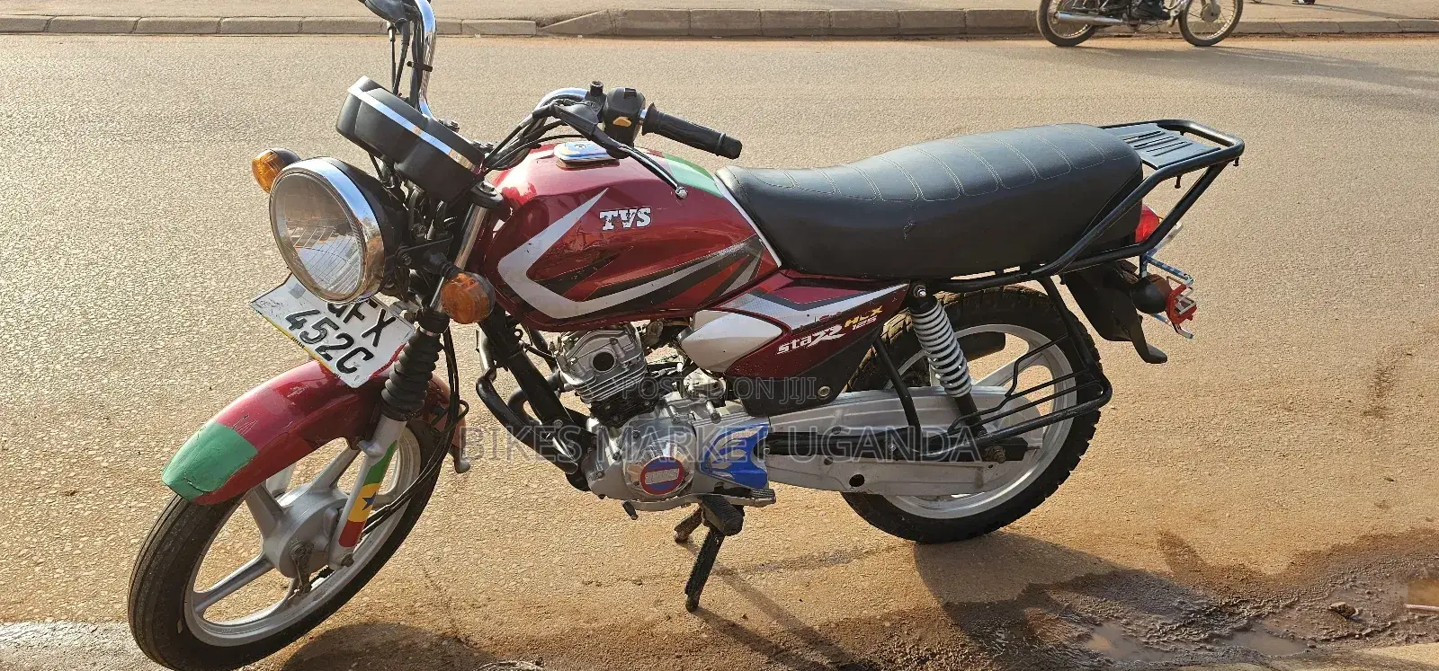 TVS HLX 125 2022 Red