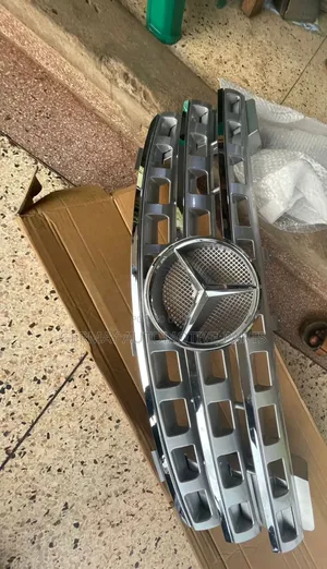 Mercedes Benz Ml W164 Front Grille 2005-2008.