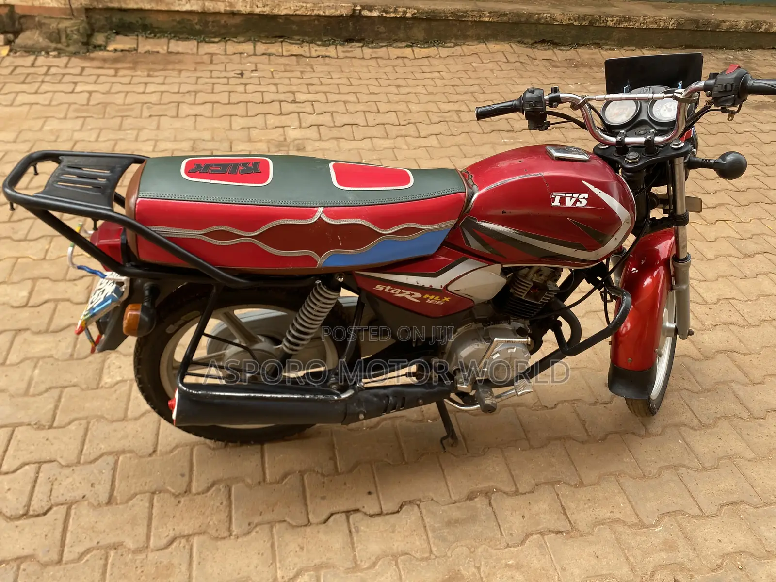 TVS HLX 125 2023 Red