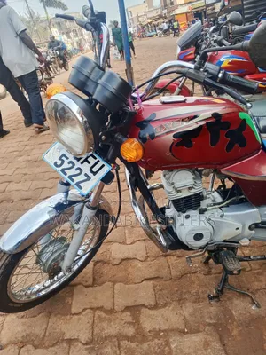 Bajaj Boxer 100 2023 Red
