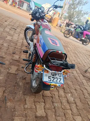 Bajaj Boxer 100 2023 Red