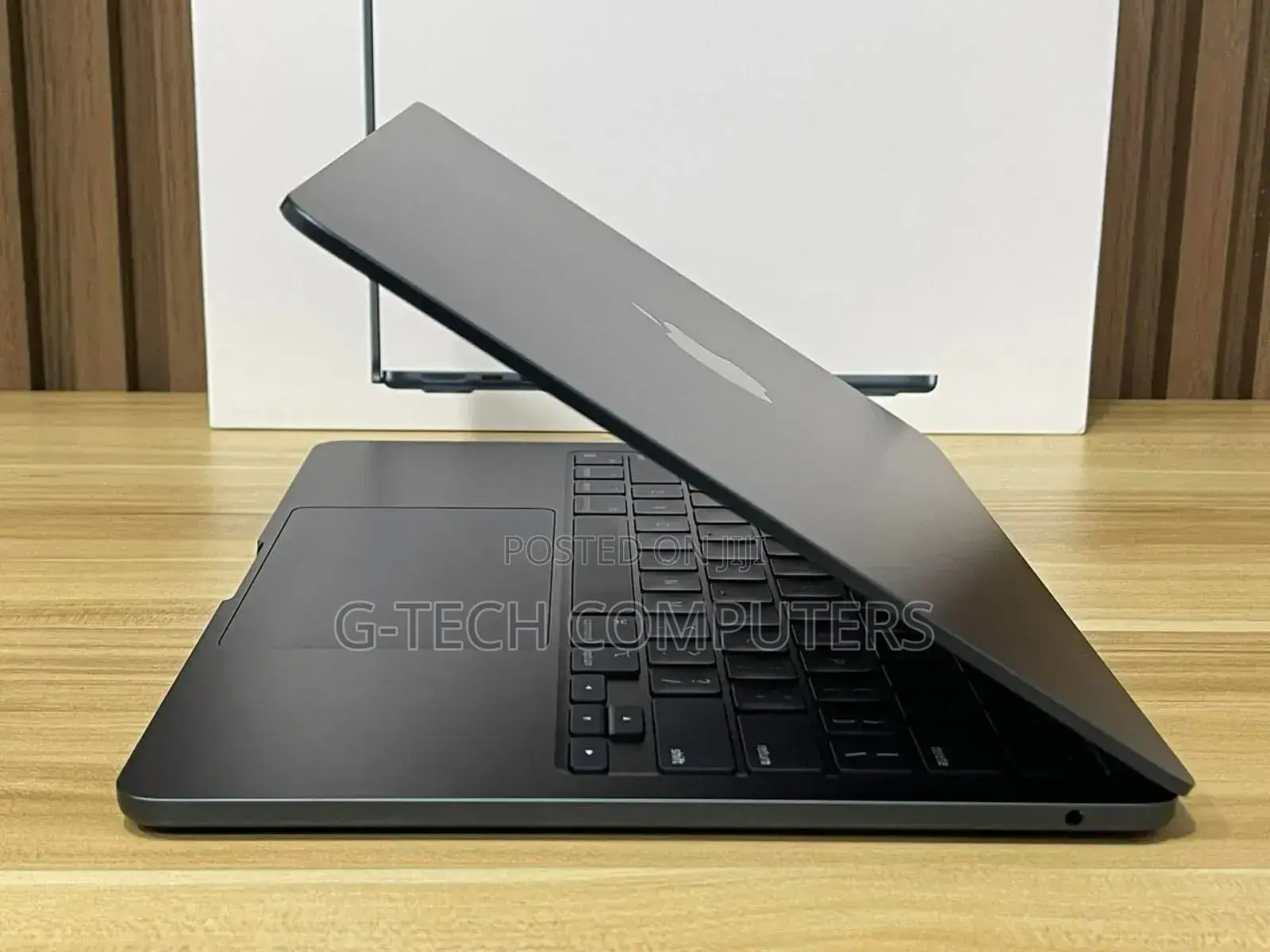 New Laptop Apple MacBook Air 2022 M2 16GB Intel Core M2 SSD 256GB
