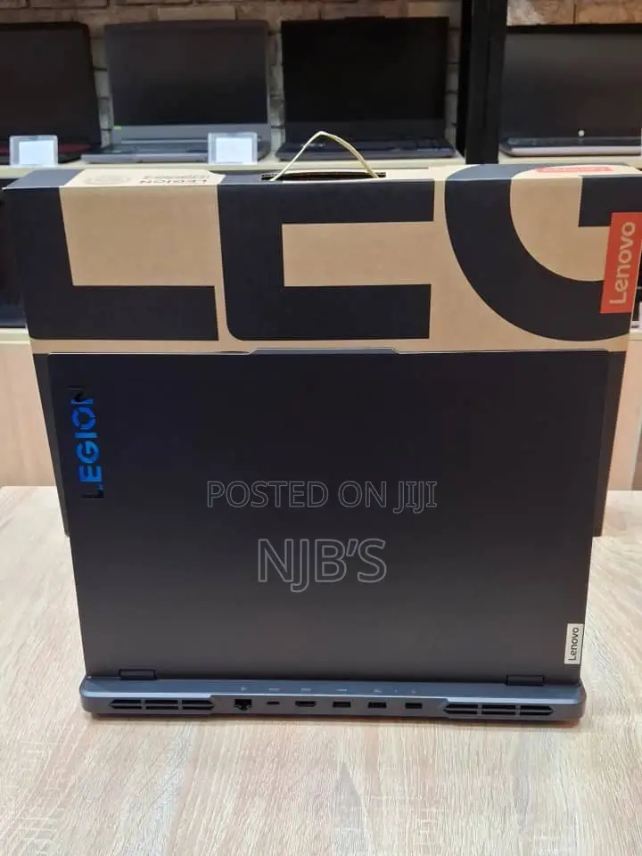 New Laptop Lenovo Legion 5i 32GB SSD 2T