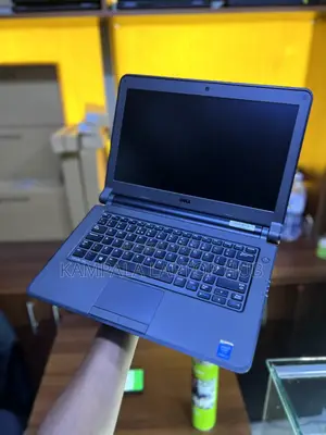 Laptop Dell Latitude 13 3340 8GB Intel HDD+SSD 500GB