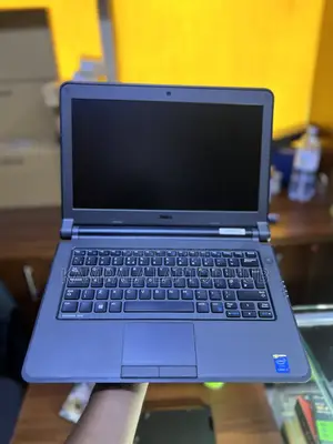 Laptop Dell Latitude 13 3340 8GB Intel HDD+SSD 1T