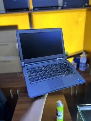 Laptop Dell Latitude 13 3340 4GB Intel Celeron HDD 500GB
