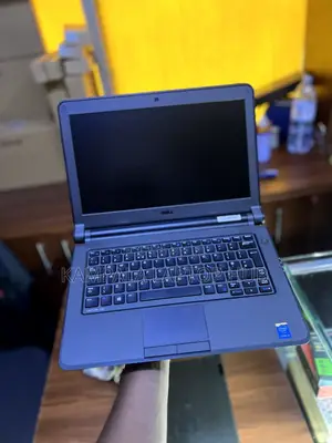 Laptop Dell Latitude 13 3340 4GB Intel Celeron HDD 500GB