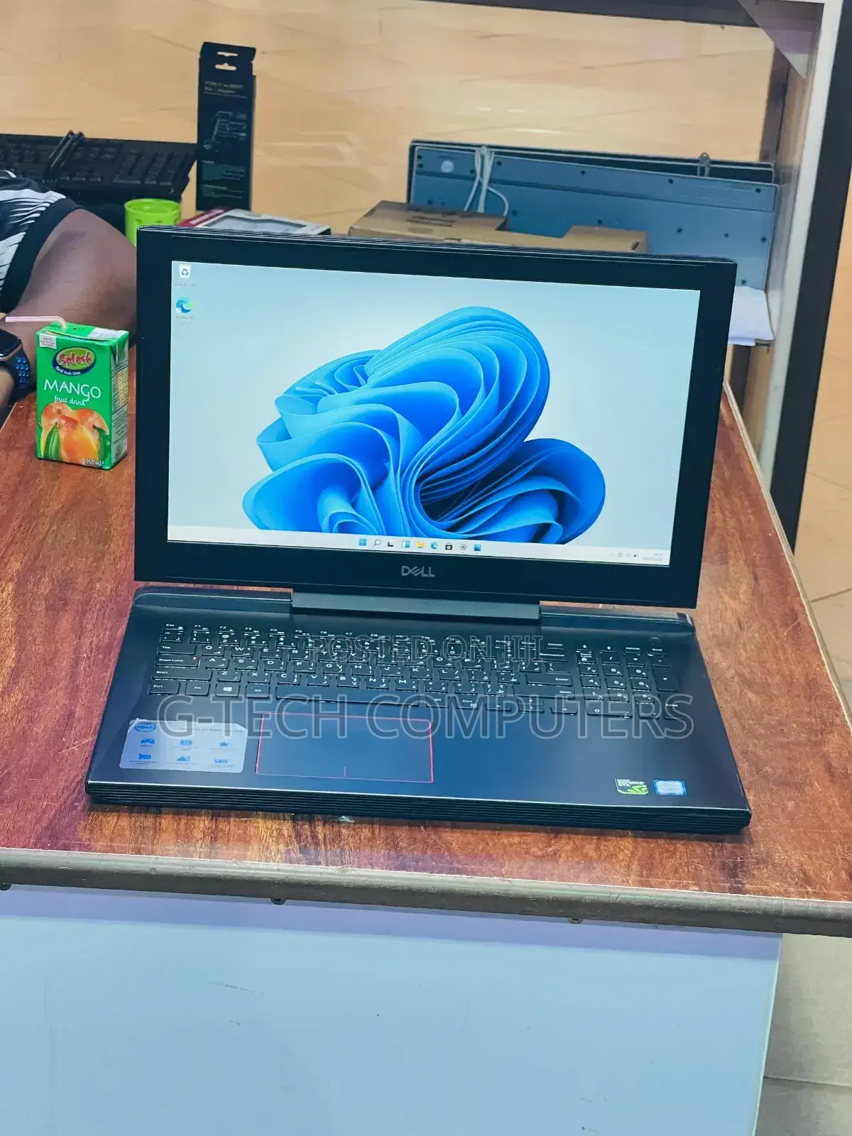 New Laptop Dell Inspiron 15 7577 8GB Intel Core I5 SSD 256GB