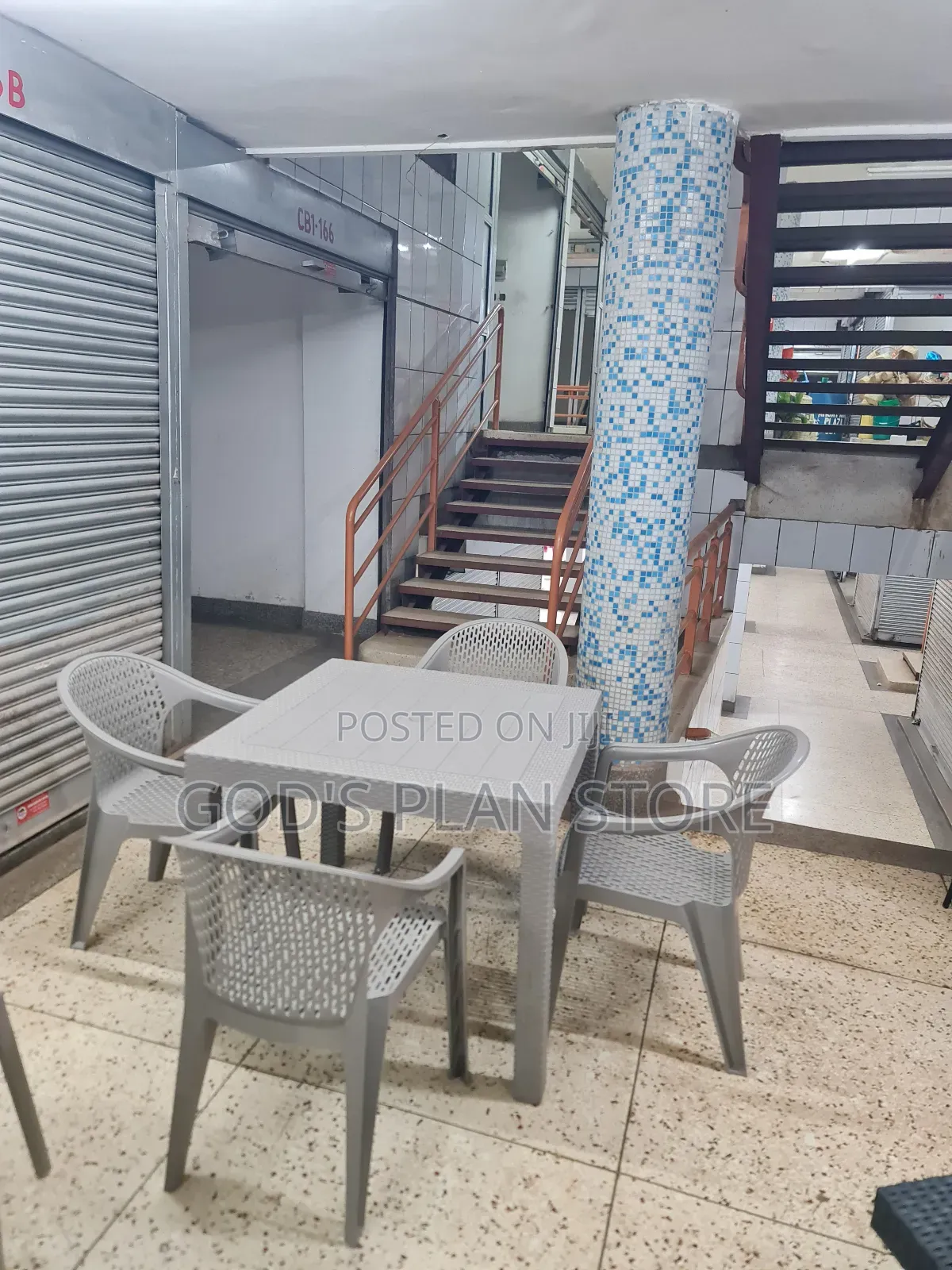 Ambra Plastic Table and Chairs Set for Restaurant and Hotel