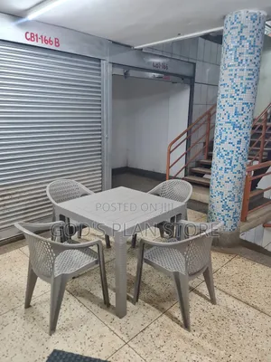 Ambra Plastic Table and Chairs Set for Restaurant and Hotel