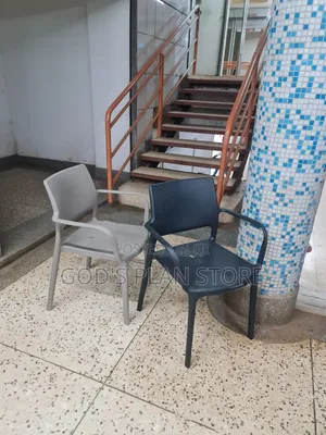 Amaze Plastic Chairs Plastic Chairs