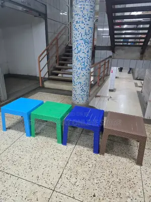 Bowfoot Plastic Tables Plastic Tables