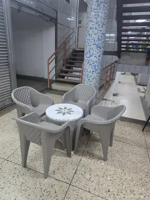 Coffee Bars Garden Plastic Dining Table and Chairs