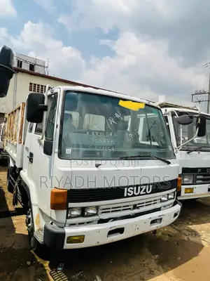 Isuzu 1988 White