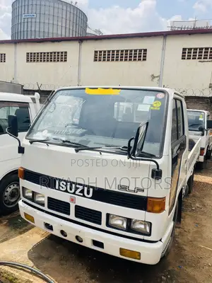 Isuzu Small Truck 1992 White