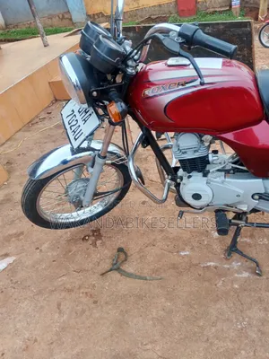 Bajaj Boxer 100 2025 Red
