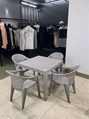 Race Plastic Table and Chairs Plastic Table and Chairs for Bar /Hotel