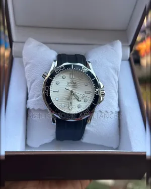 Men's Authentic Omega Analog Wrist Time Piece With Rubber Straps