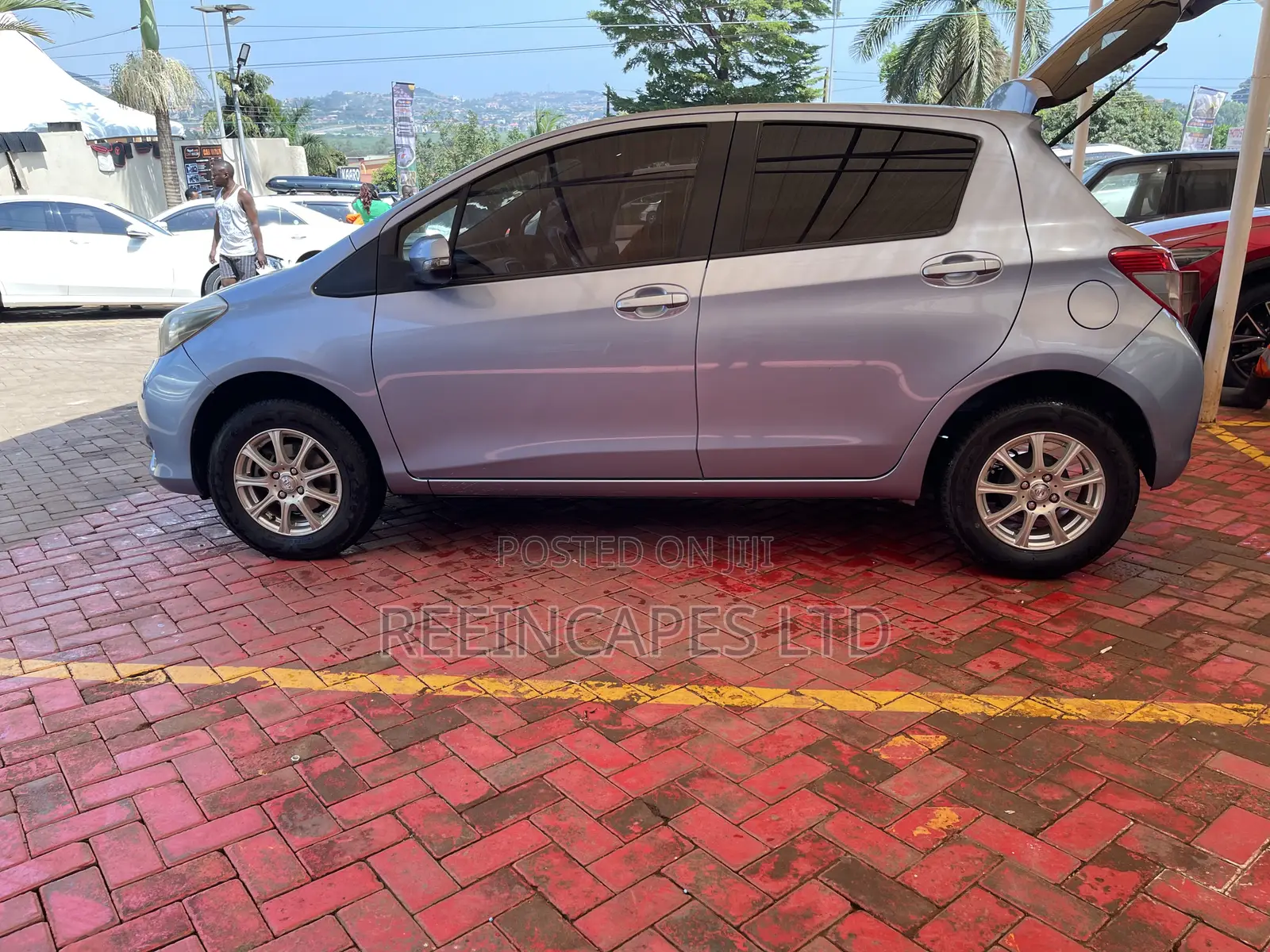Toyota Vitz 2010 Blue
