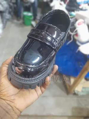 Its Agood Nlack Shoes