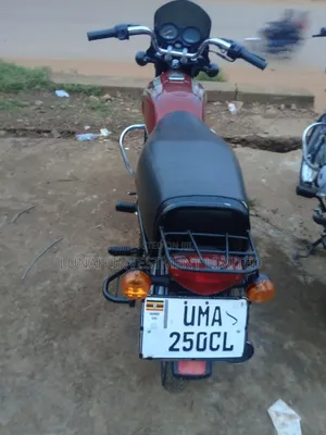 Bajaj Boxer 2025 Red