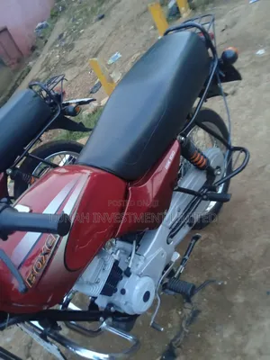 Bajaj Boxer 2025 Red