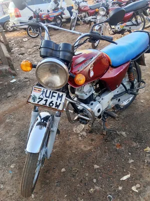 Bajaj Boxer 100 2022 Red