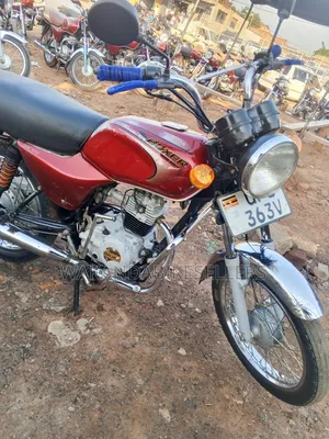 Bajaj Boxer 100 2022 Red