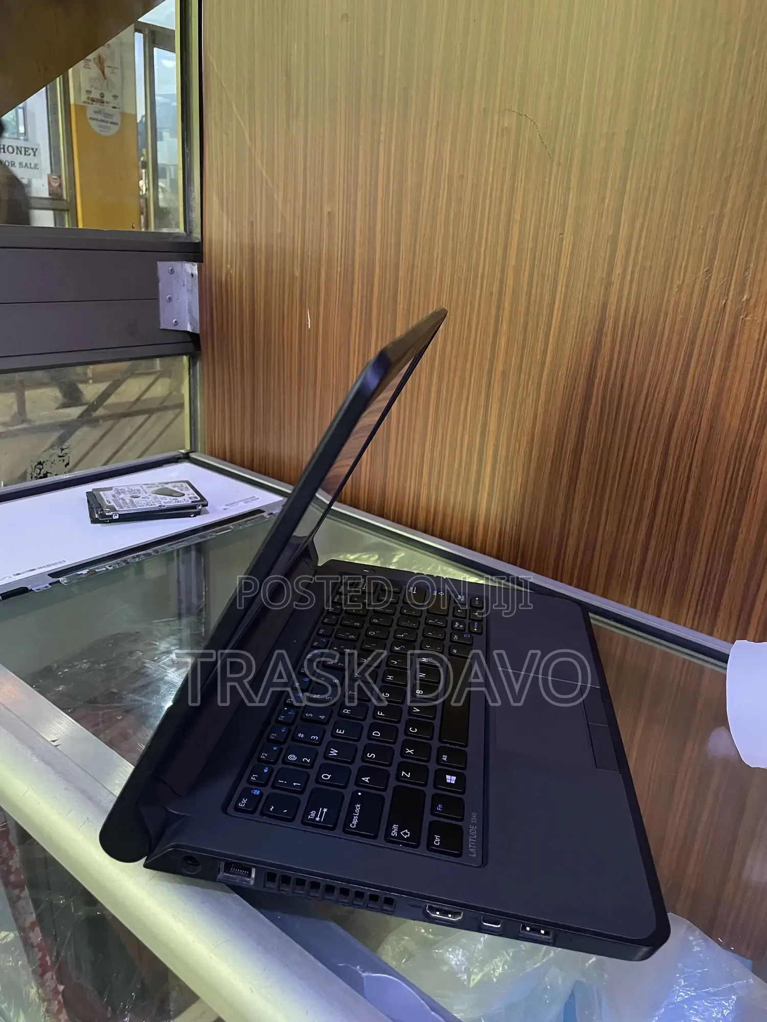 Laptop Dell Latitude 11 3150 8GB Intel Celeron HDD+SSD 500GB