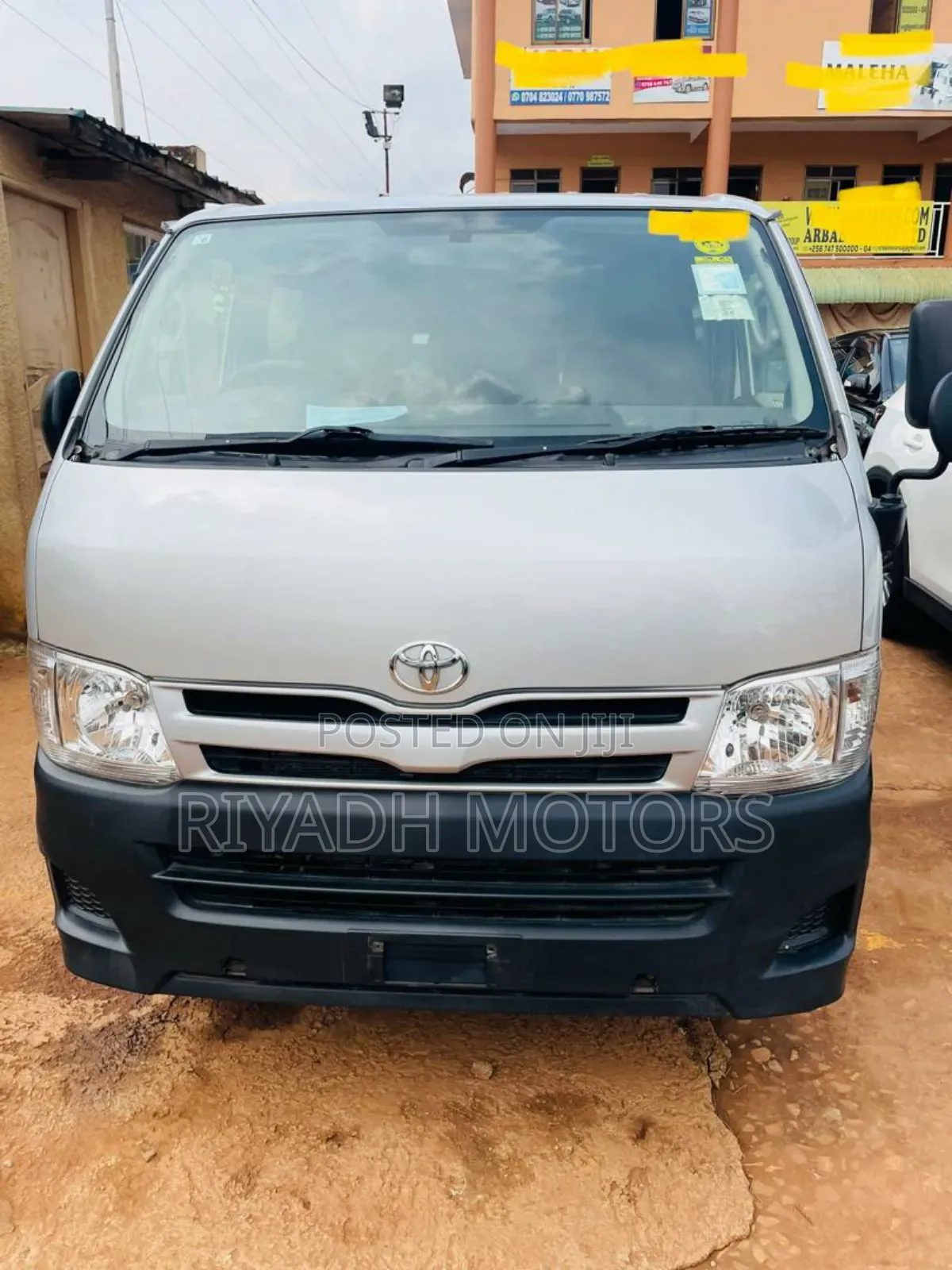 Toyota HiAce 2014 Silver