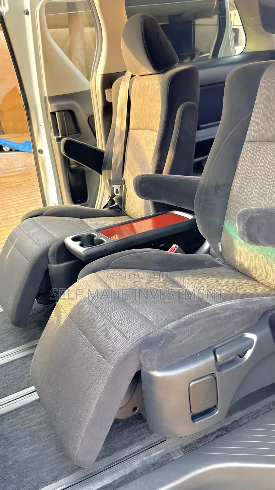 Toyota Alphard 2011 White