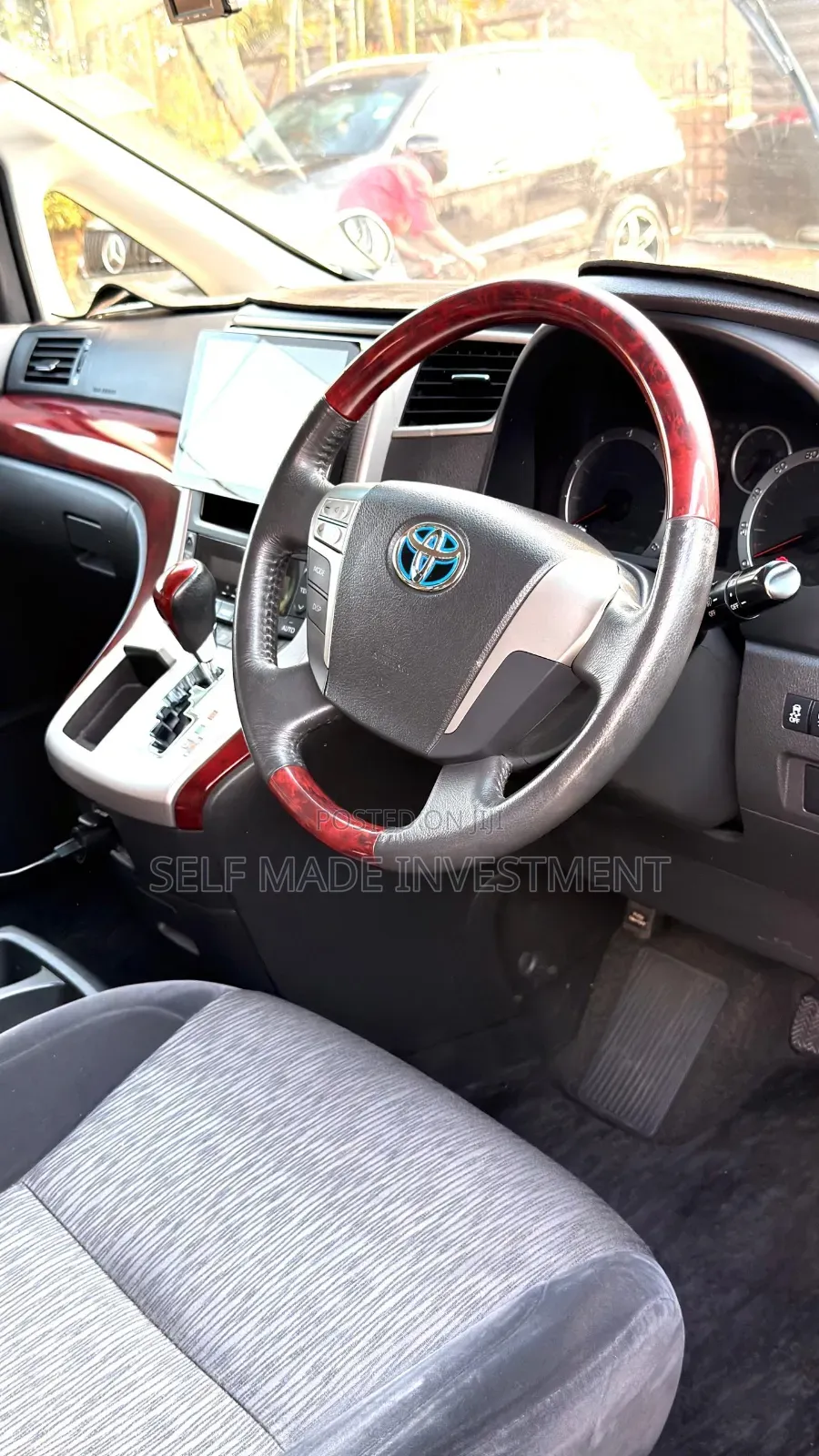 Toyota Alphard 2011 White