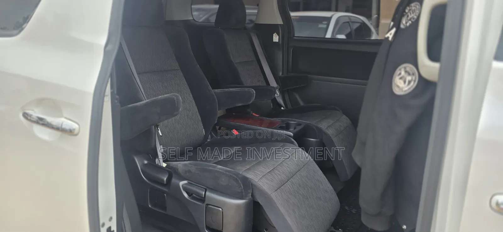 Toyota Alphard 2011 White