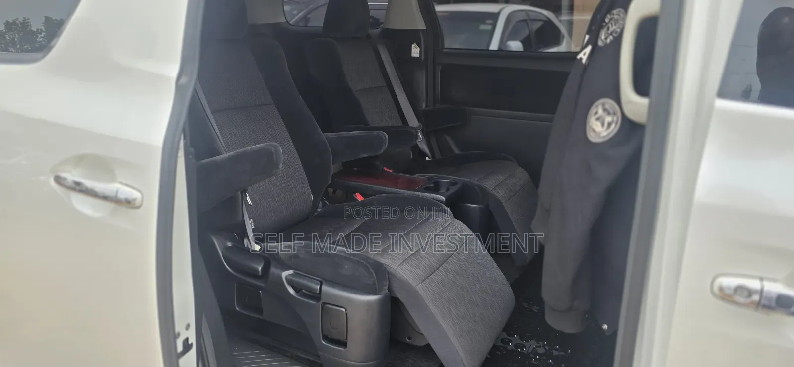 Toyota Alphard 2011 White
