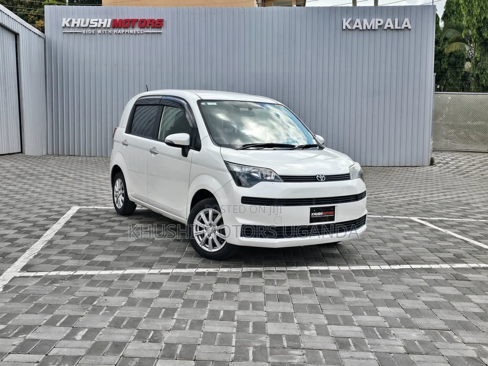 Toyota Spade 1.5 2012 White