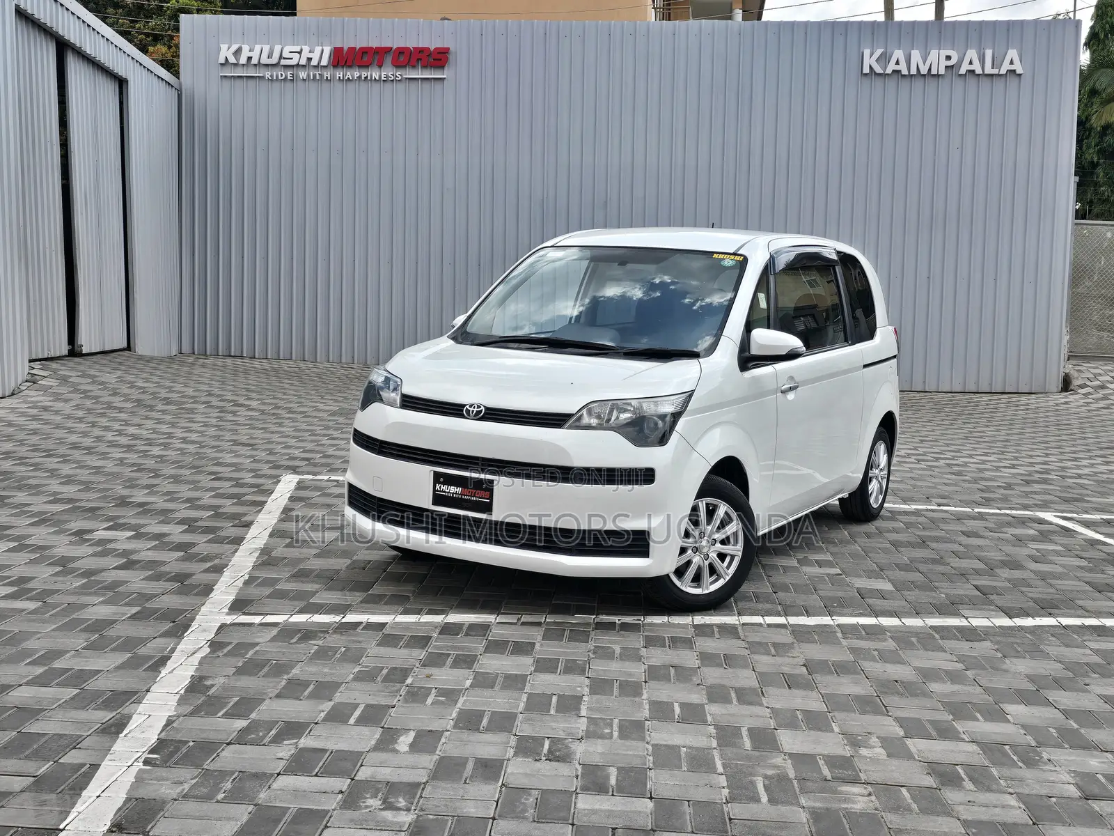 Toyota Spade 1.5 2012 White