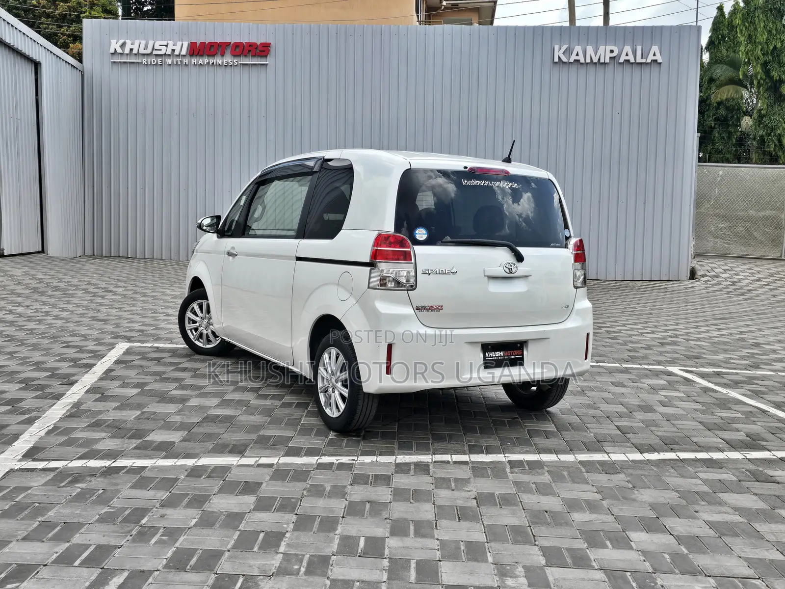 Toyota Spade 1.5 2012 White