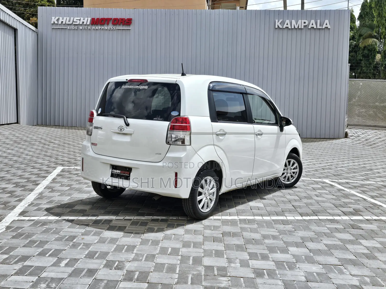 Toyota Spade 1.5 2012 White