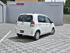 Toyota Spade 1.5 2012 White