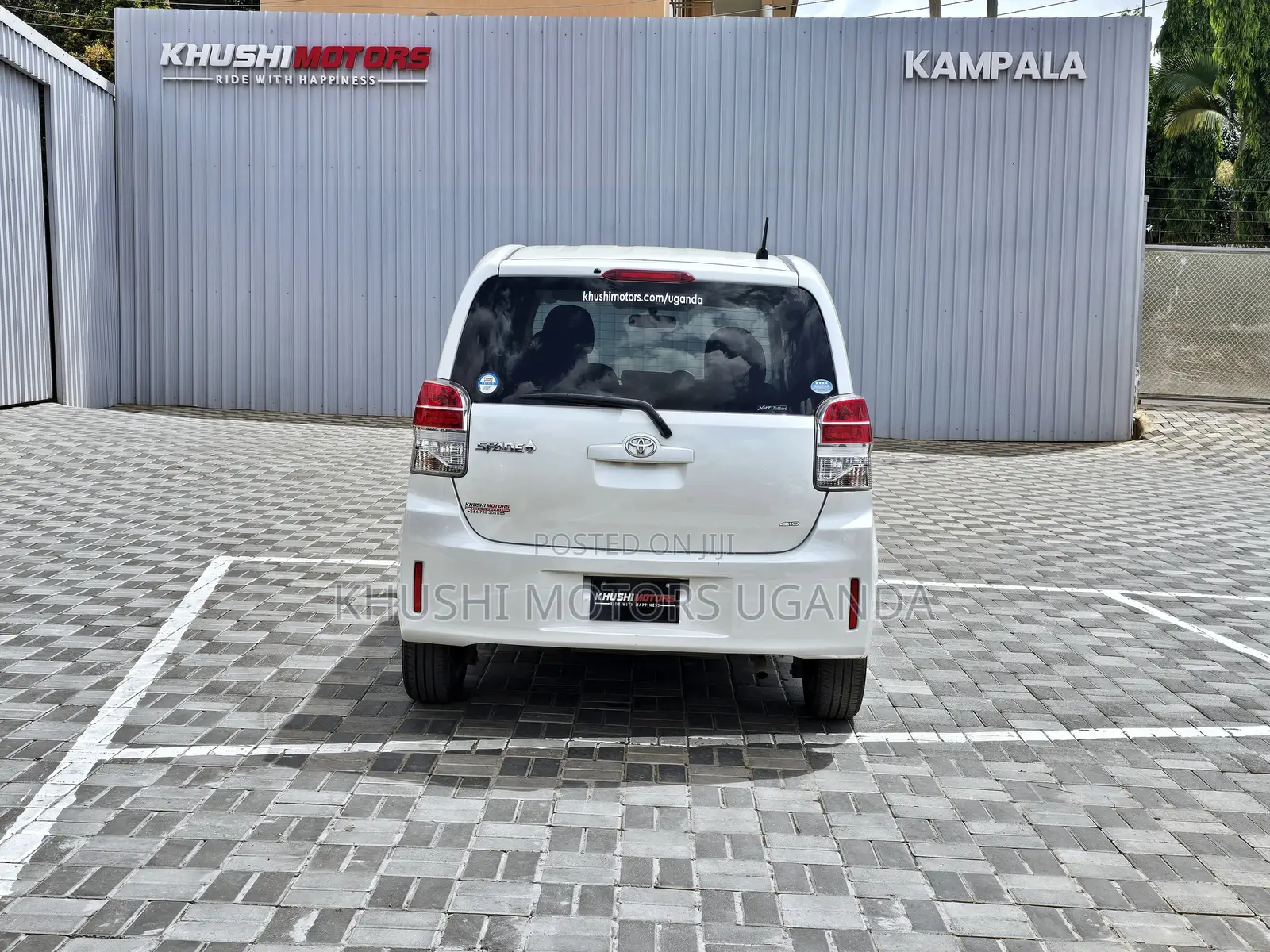 Toyota Spade 1.5 2012 White