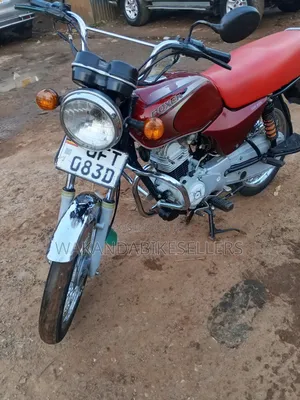Bajaj Boxer 100 2023 Red