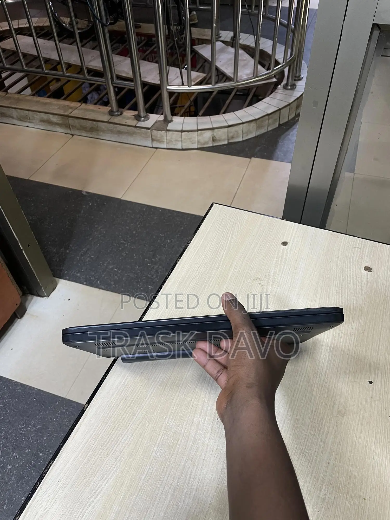 Laptop Dell Latitude 11 3150 8GB Intel Celeron HDD+SSD 500GB