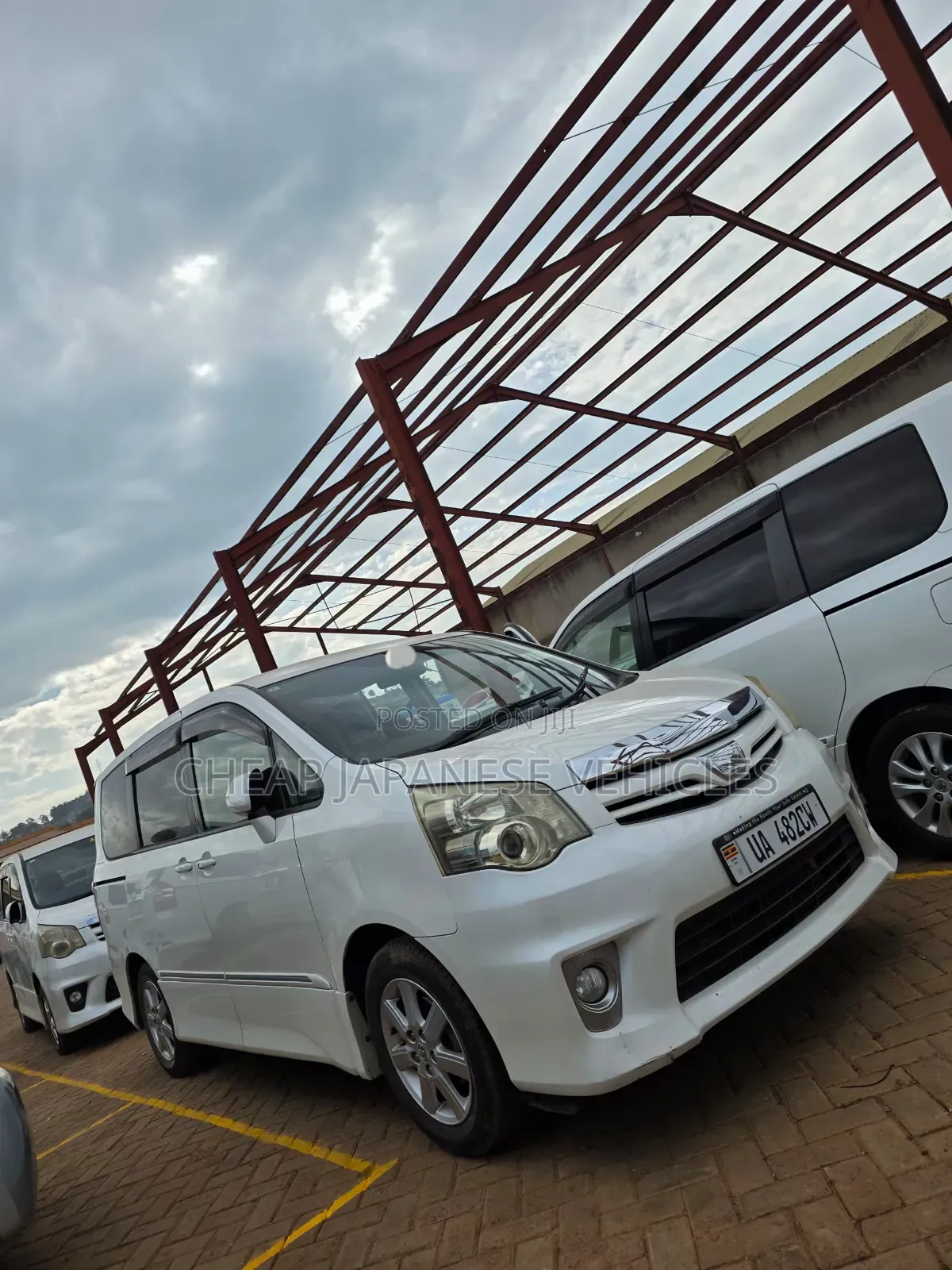 Toyota Noah 2010 Pearl