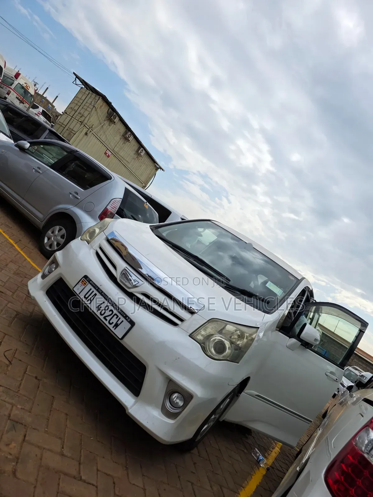 Toyota Noah 2010 Pearl