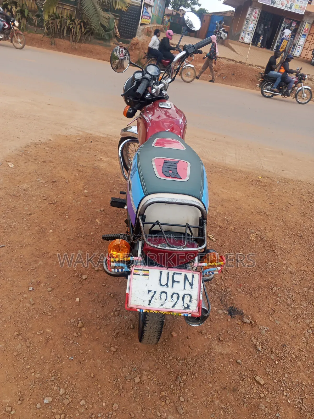 Bajaj Boxer 100 2023 Red