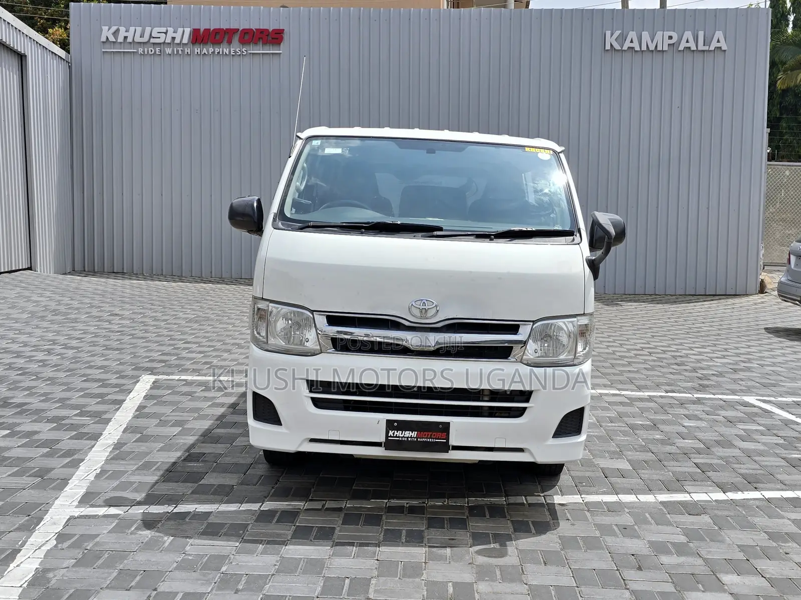 Toyota HiAce 2012 White
