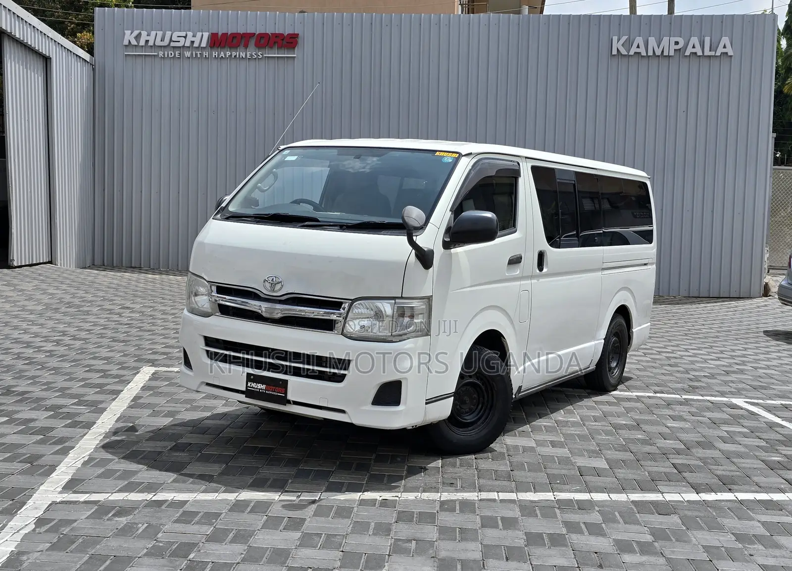 Toyota HiAce 2012 White
