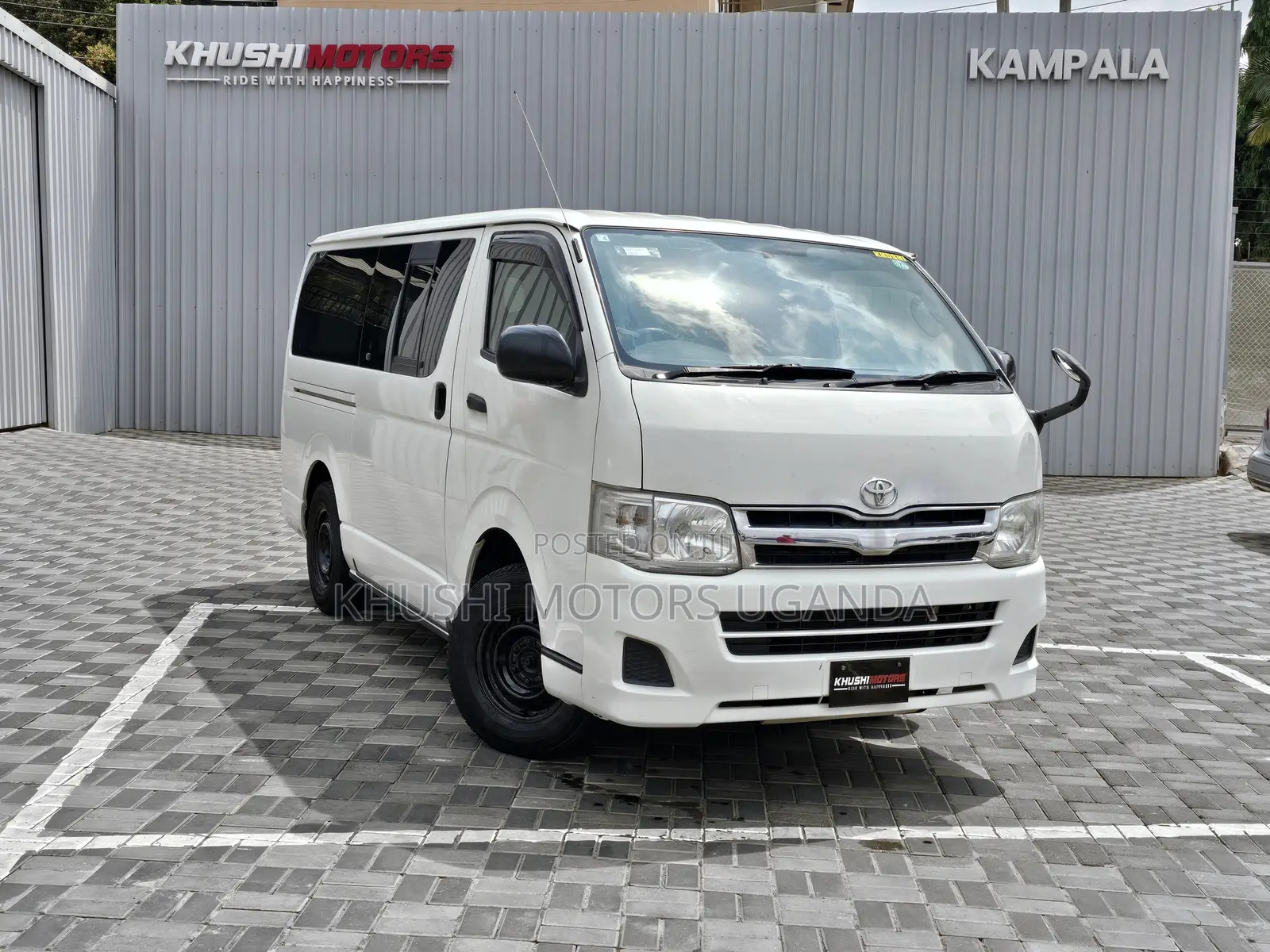 Toyota HiAce 2012 White