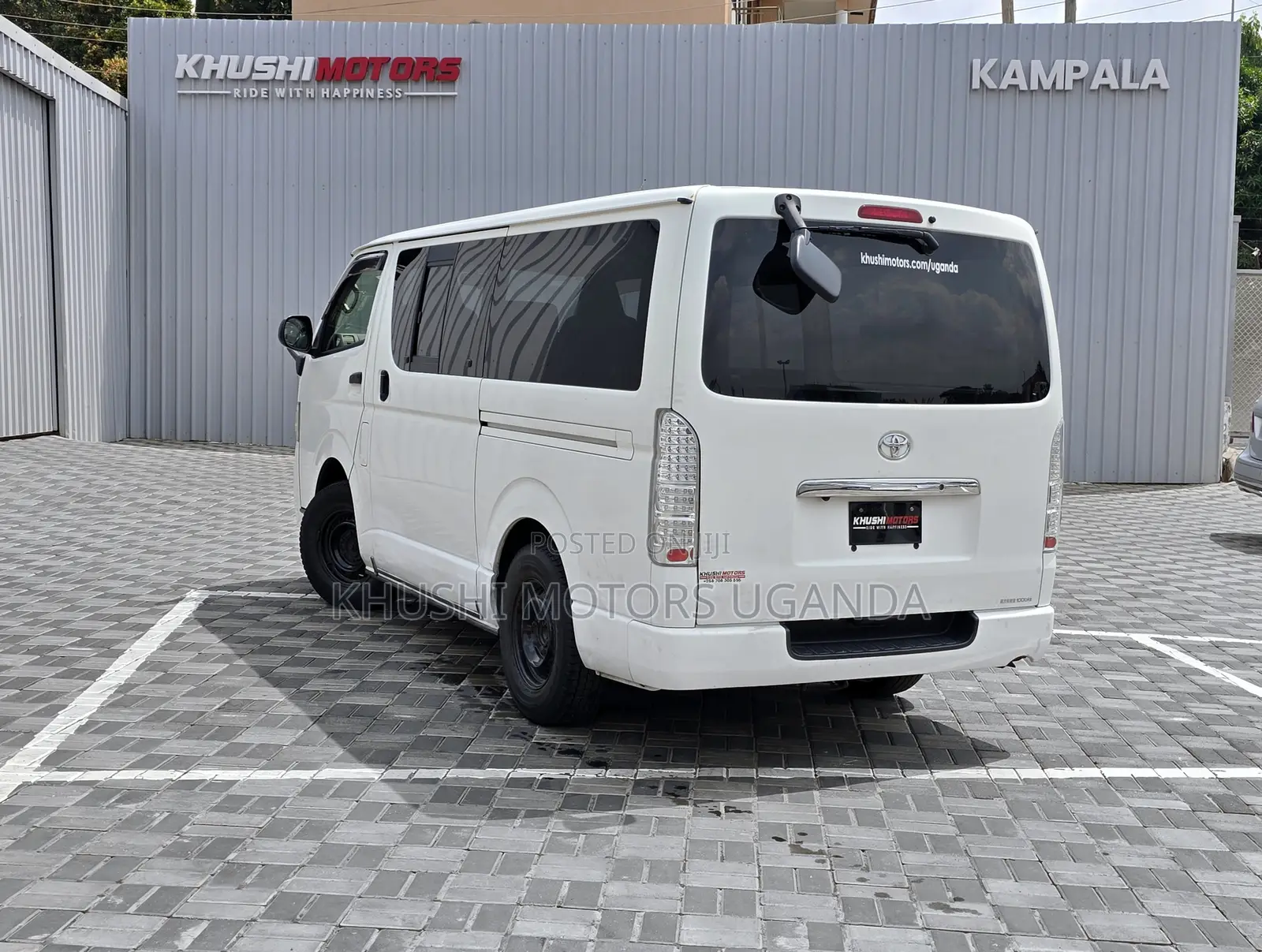 Toyota HiAce 2012 White