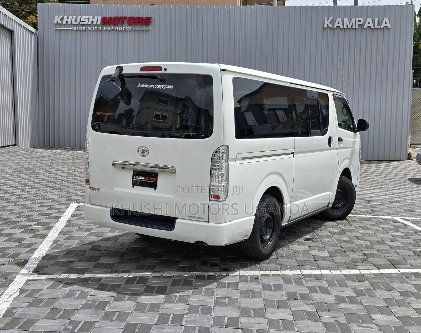 Toyota HiAce 2012 White